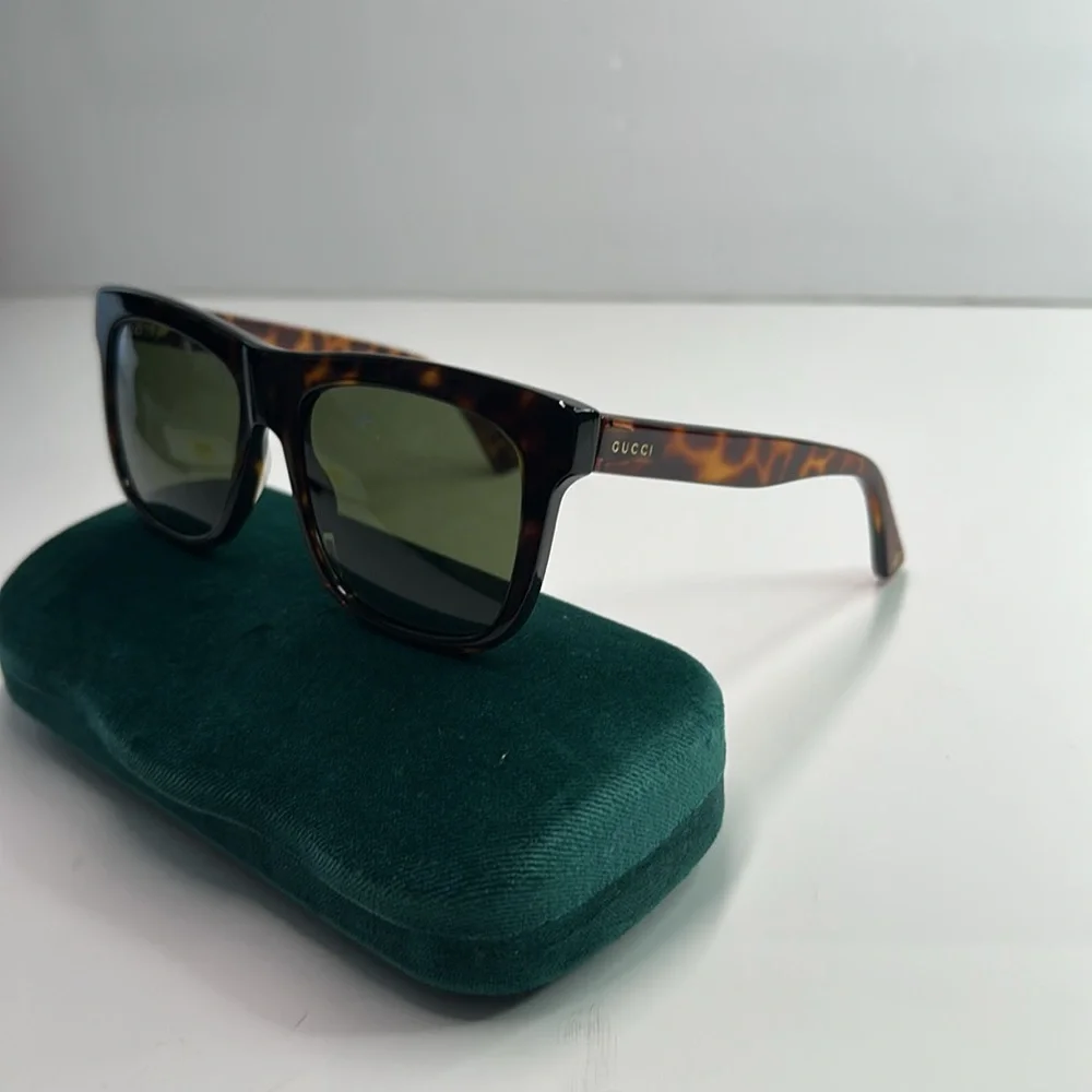 New Authentic Gucci GG0158SN 002 Tortoise Sunglasses with Olive Lenses